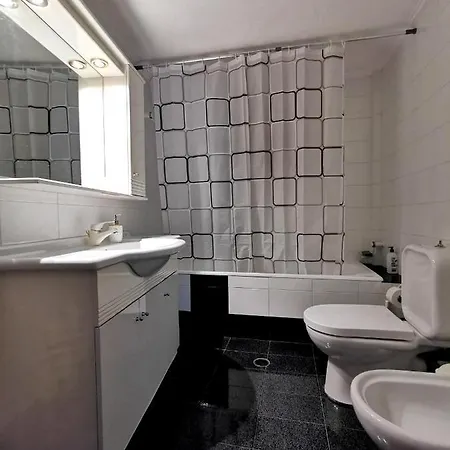 παραδοσιακή κατοικία-παλιά πόλη *