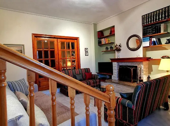 παραδοσιακή κατοικία-παλιά πόλη *