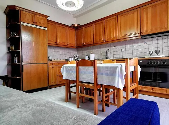 παραδοσιακή κατοικία-παλιά πόλη *